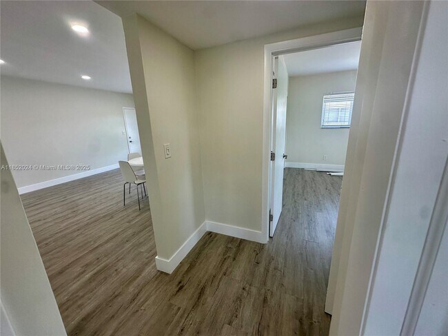 Building Photo - 8125 Hawthorne Ave
