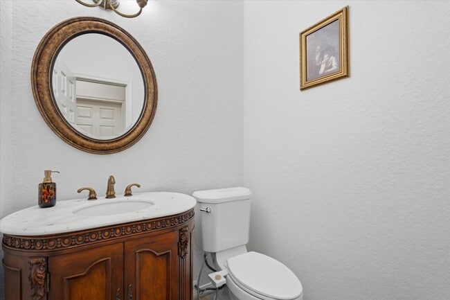 Building Photo - 4704 Broadmoor Dr