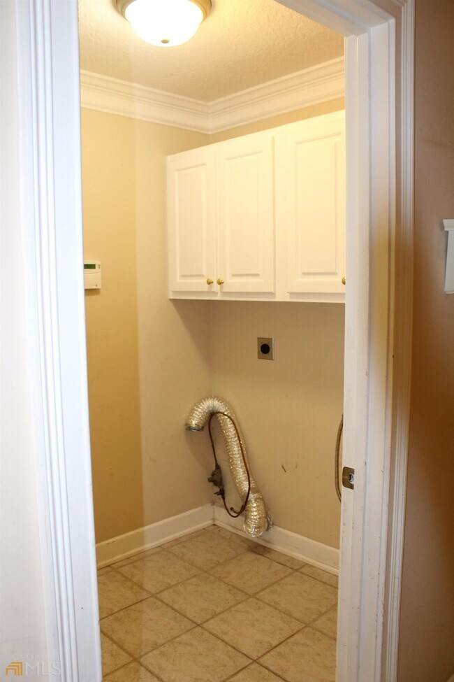 Building Photo - 203 Carrington Way