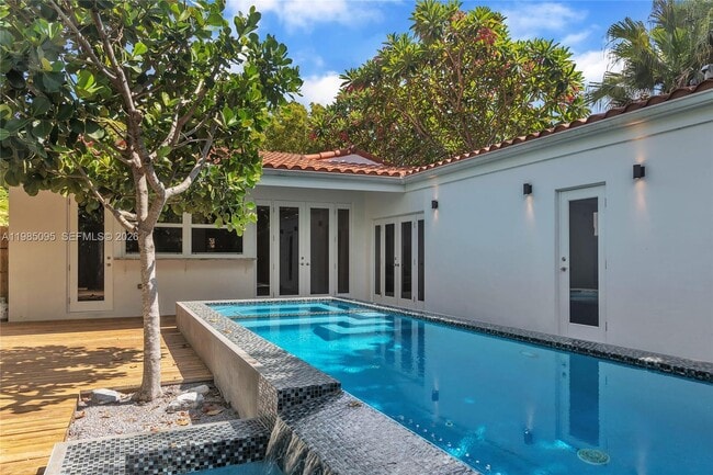 Building Photo - 776 NE 74th St