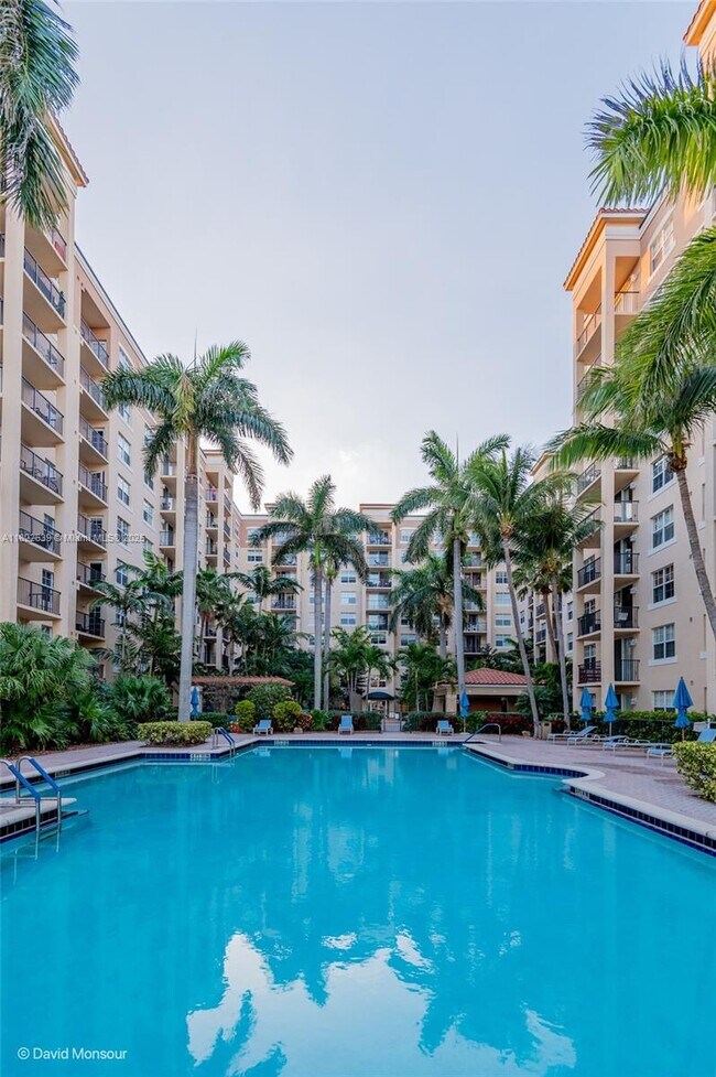 Building Photo - 1801 N Flagler Dr