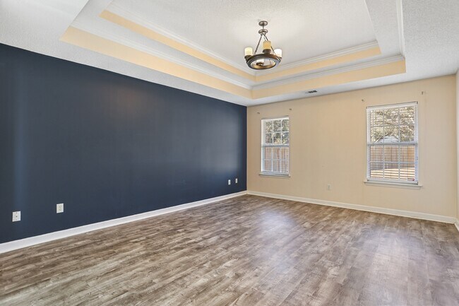 Building Photo - 204 Birch Dr