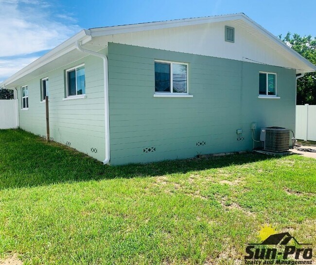 Building Photo - 227 Ponce De Leon Dr
