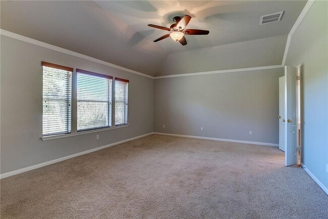 Building Photo - 120 Abbey Dr