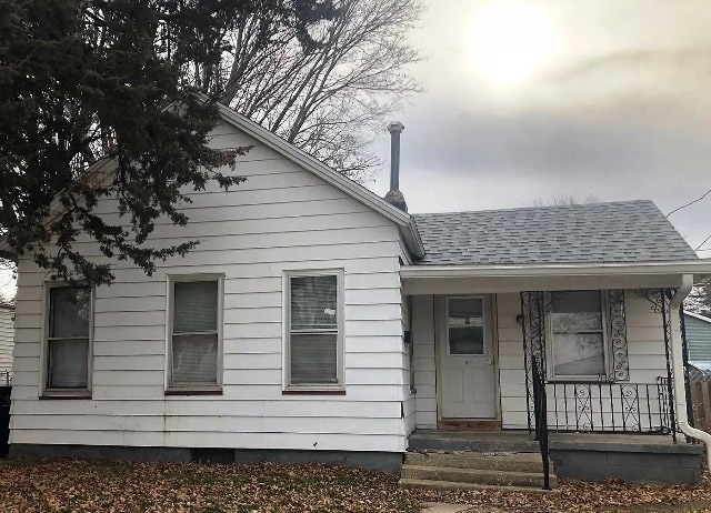 Building Photo - 706 W Graham St