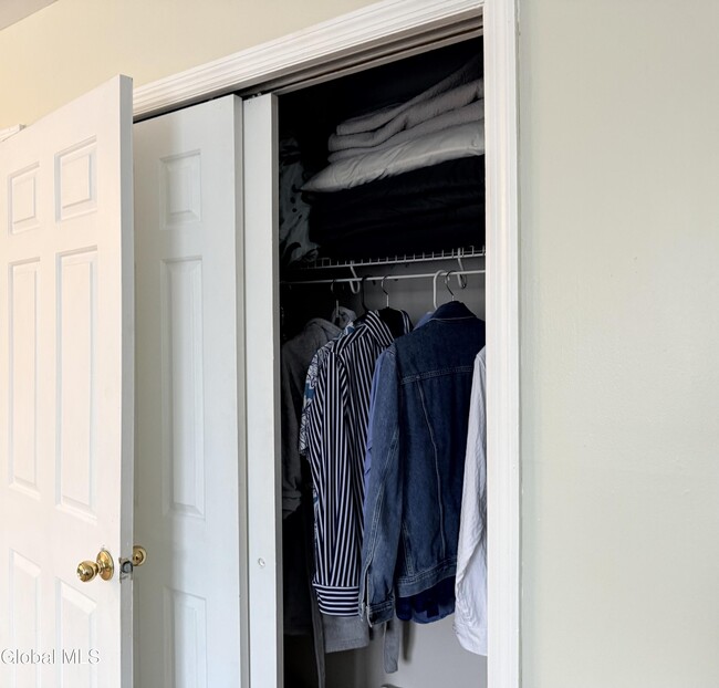 Building Photo - 120 Donna Lynn Dr