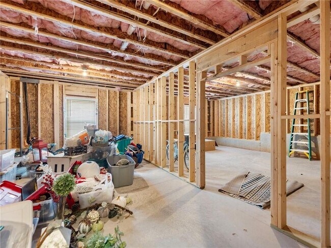 Building Photo - 680 Groover St