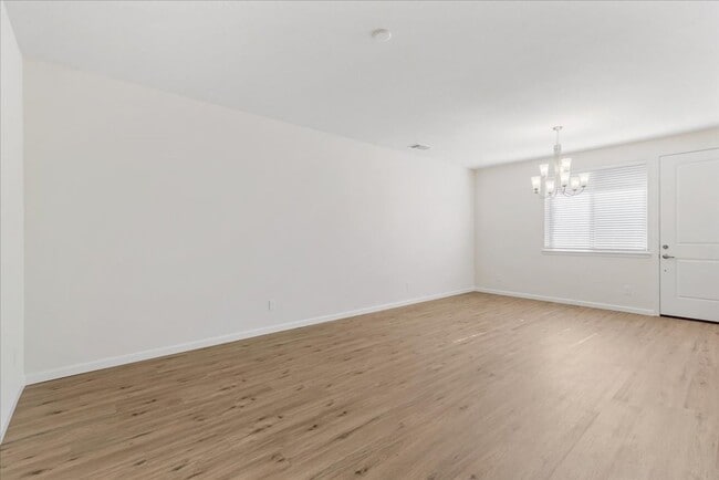 Building Photo - 2279 Shady Cyn Dr