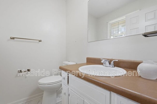 Building Photo - 5182 Bluegrass Trail