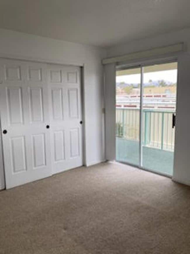 Building Photo - 3550 Bay Sands Dr