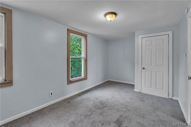 Building Photo - 212 Lockwood Ave