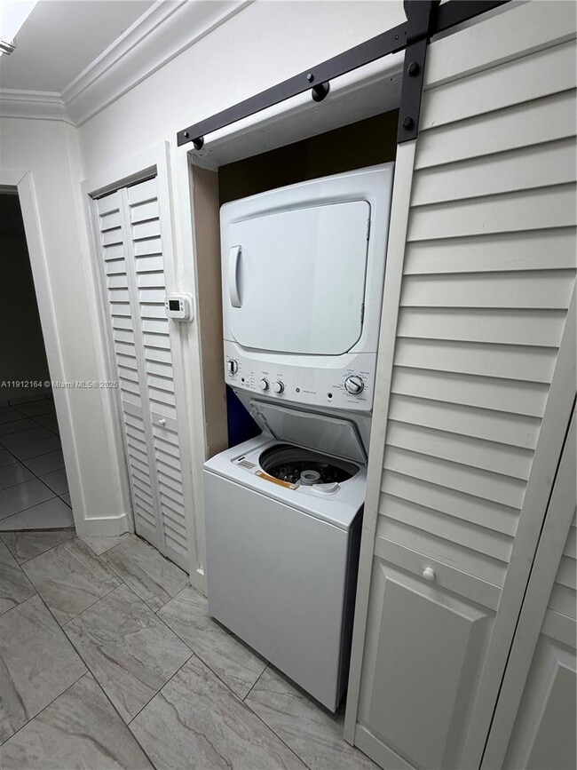 Building Photo - 18317 SW 114th Ct