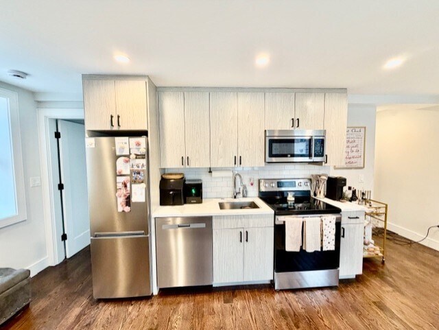 Building Photo - 366 Hanover St