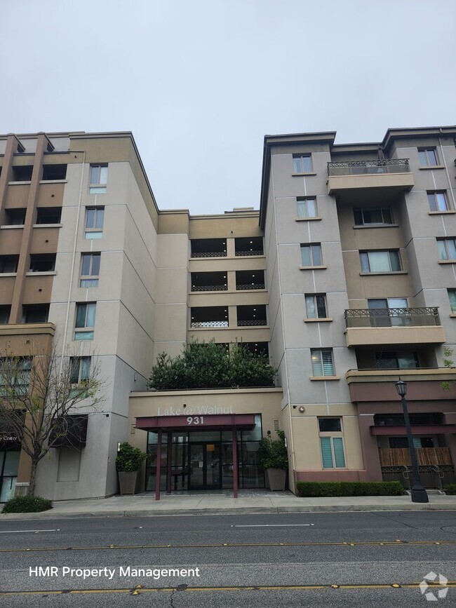 Building Photo - 2 bed 2.5 bath condominium at Lake at Waln...