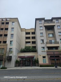 Building Photo - 2 bed 2.5 bath condominium at Lake at Waln...