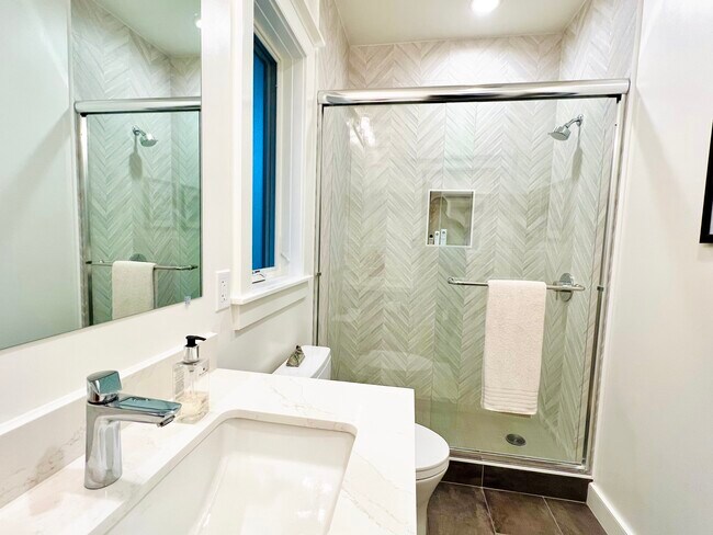 Bathroom - 4206 Pomona Ave