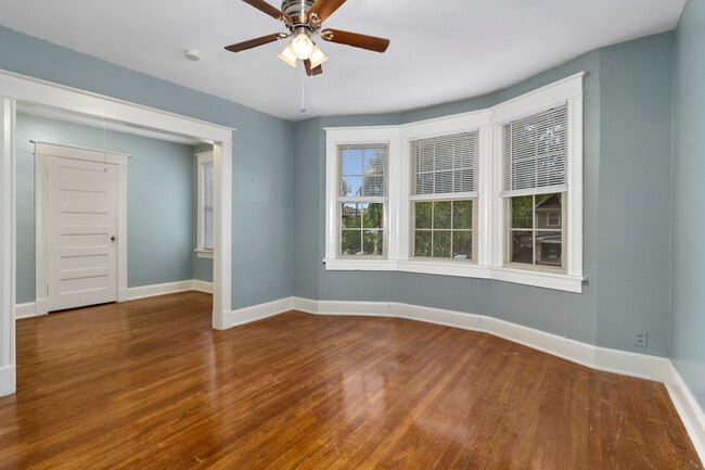 Building Photo - 3714 Walnut St