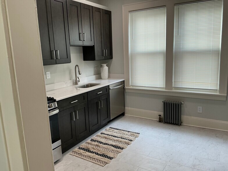 Building Photo - 176 Weequahic Ave