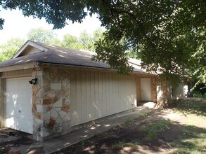 Building Photo - Vigil Properties2 (12812 Tomanet Trl)