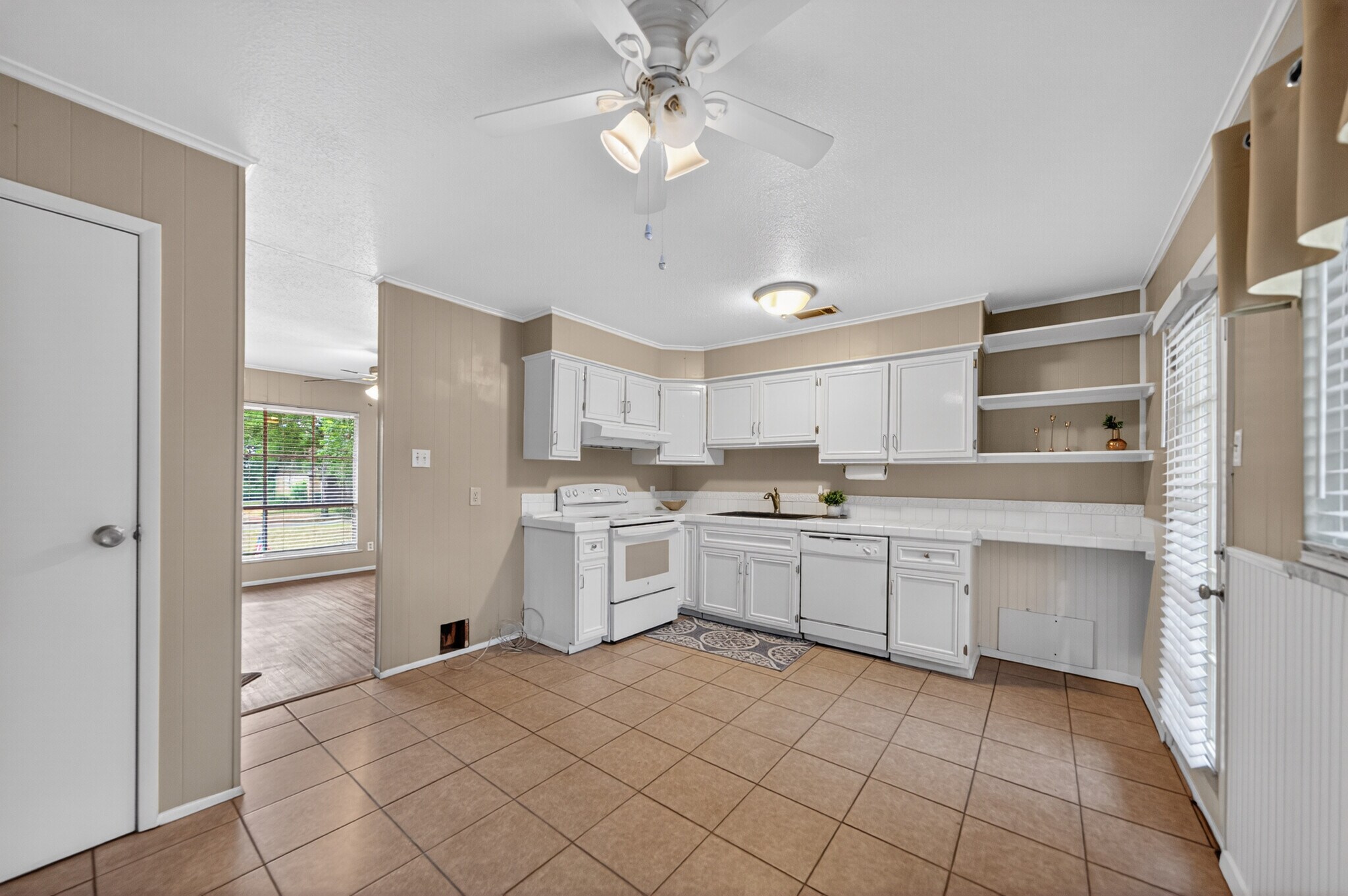 Building Photo - 1511 Milam Dr