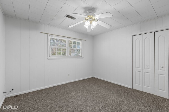 Building Photo - 7062 Winburn Dr