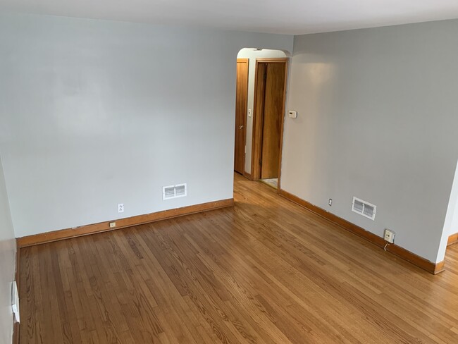 Building Photo - 2513 18th Ave