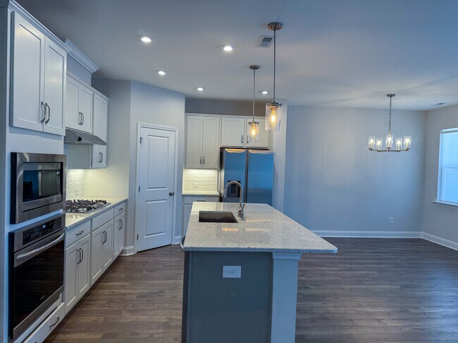 Building Photo - 2202 Rooster Spur Ct