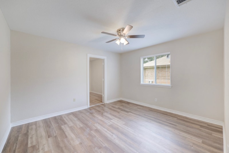 Building Photo - 200 Woodmont Dr