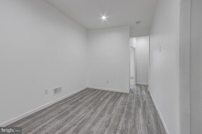 Building Photo - 2654 Wilkens Ave