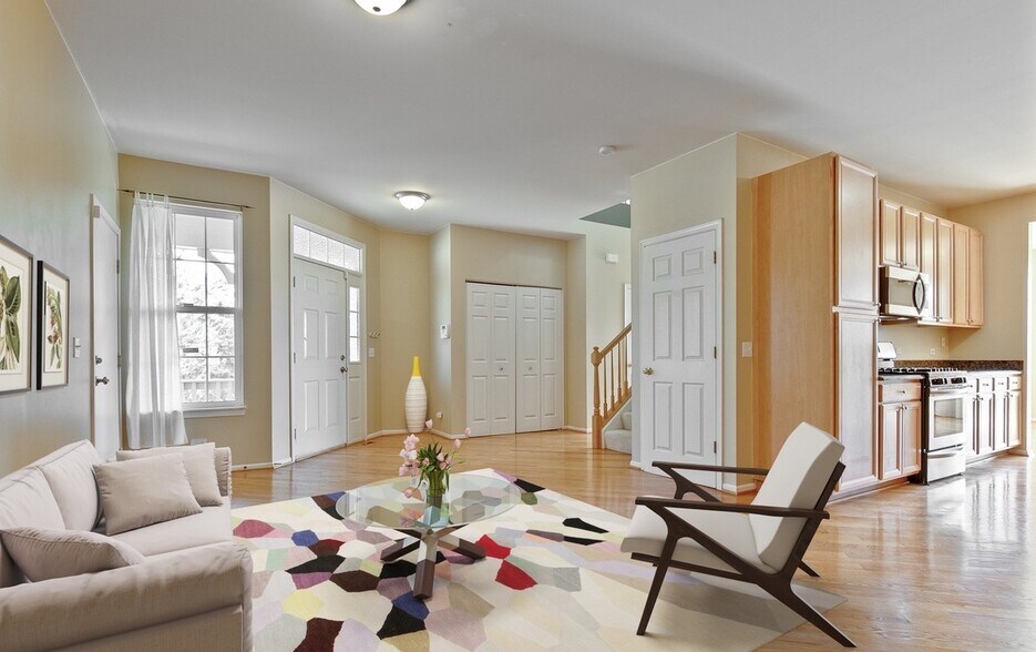 Building Photo - 473 Bay Tree Cir