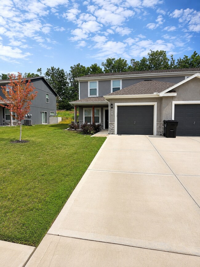 Building Photo - Coming Soon: Spacious 3-Bedroom Duplex with Open Floor Plan