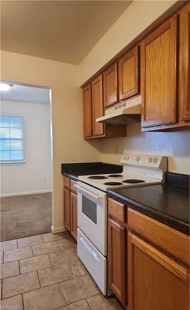 Building Photo - 6045 Bradford Dr