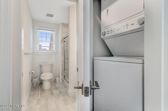 Building Photo - 19 Cummins St