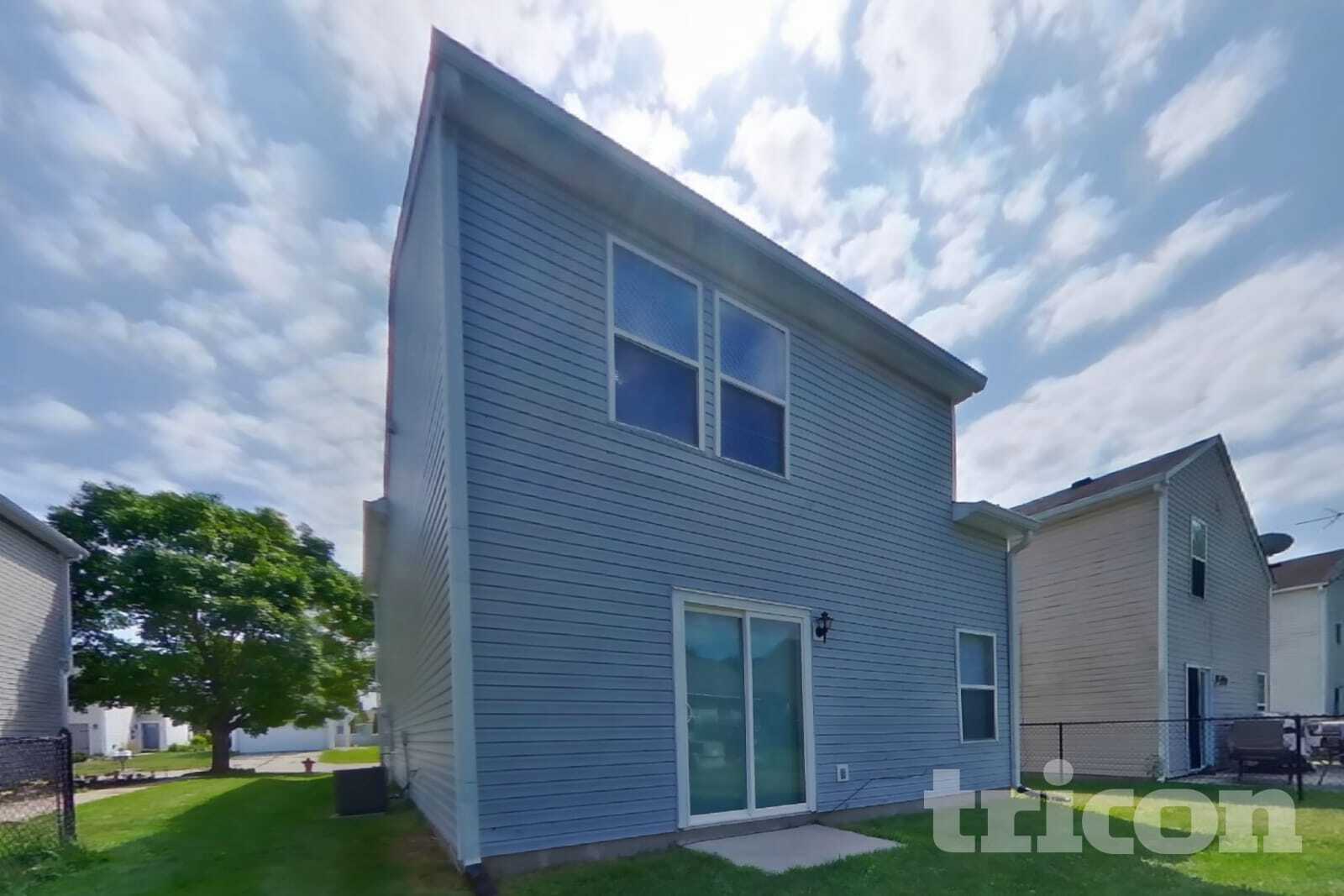 Building Photo - 4468 Connaught Dr E