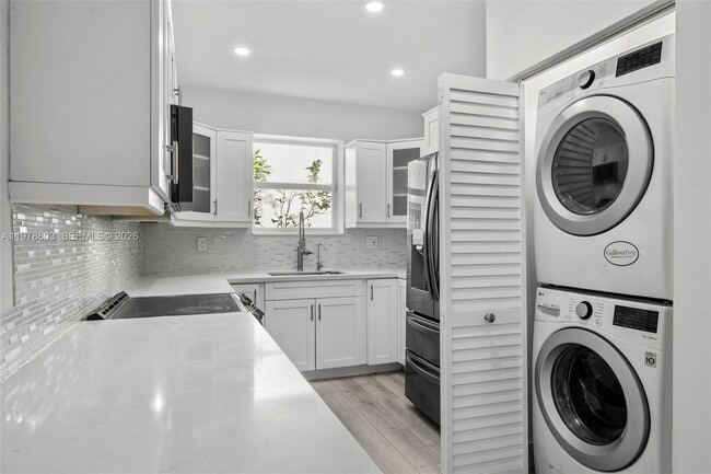 Building Photo - 1262 SW 15th Terrace