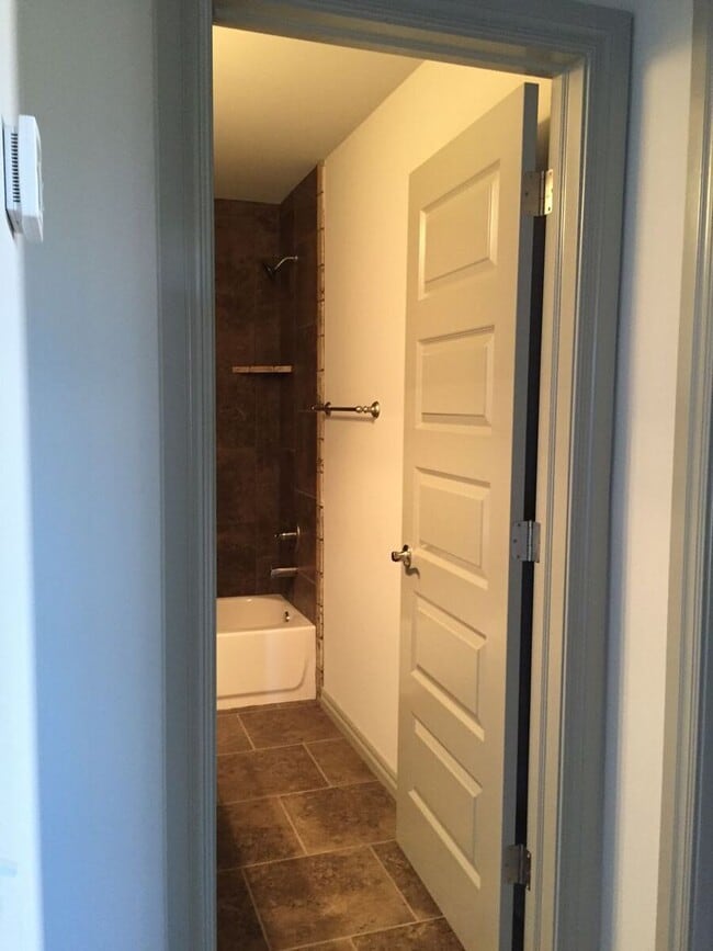Building Photo - 3 Bed | 2 Bath Home - Deer Creek Schools - Storm Shelter - Rockwell Village Addition