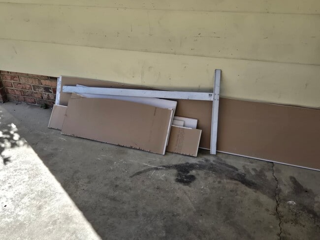 Building Photo - **4706 Glenspring Road, Henrico, VA – Move-In Ready Brick Rancher!**