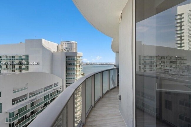 Building Photo - 488 NE 18th St