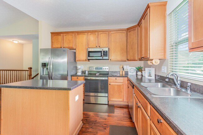 Building Photo - 7862 Waggoner Trace Dr