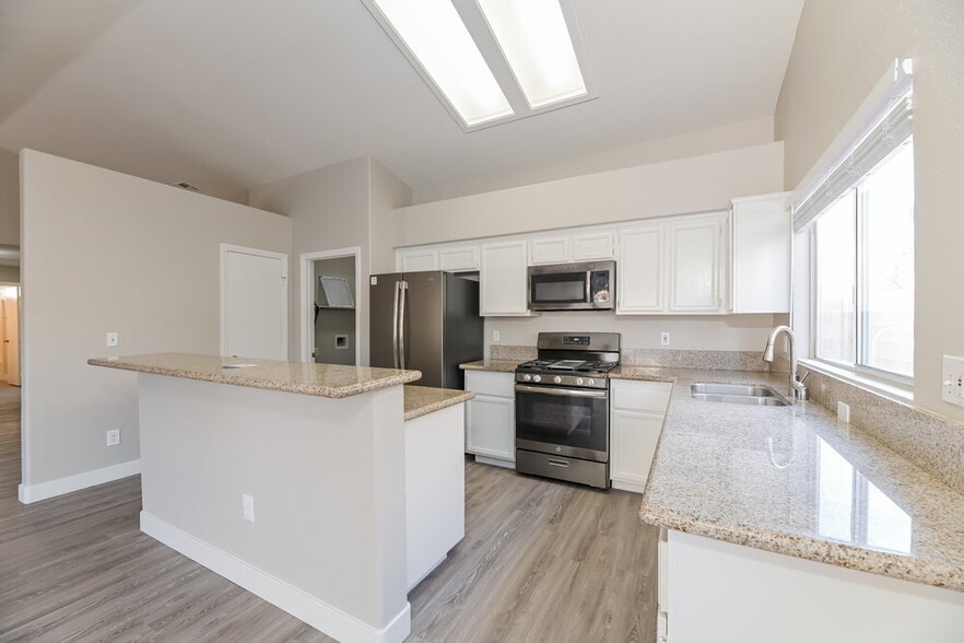 Building Photo - 118 Sugarbush Ln