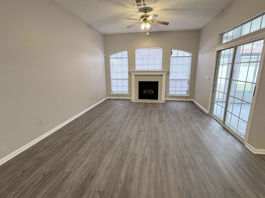 Building Photo - 1930 Hollington Dr