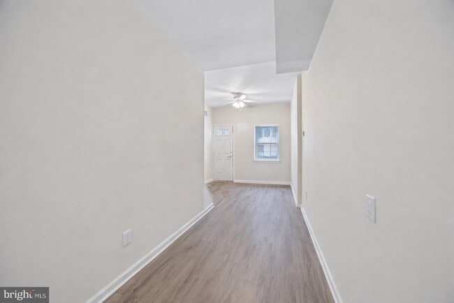 Building Photo - 1359 Crease St