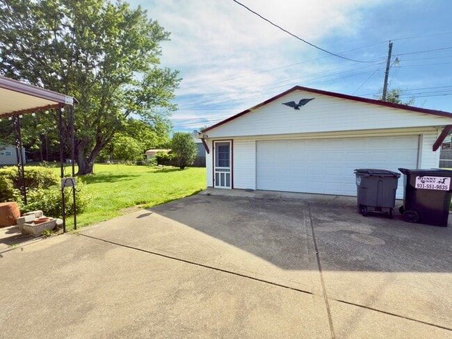 Building Photo - 222 Yorktown Rd