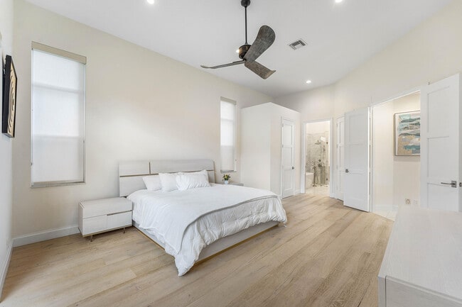 Building Photo - 6673 NW 24th Terrace