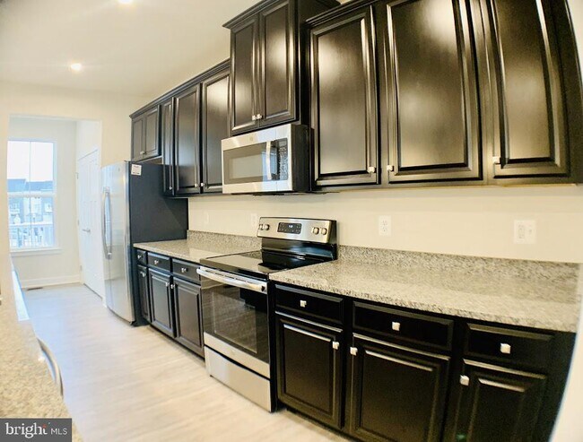 Building Photo - 11380 Willow Green Cir