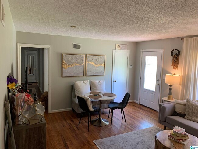 Building Photo - 410 32nd E Pl