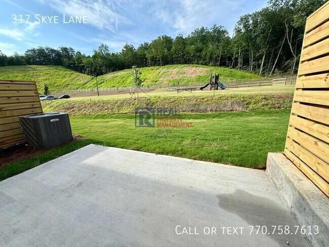 Building Photo - 317 Skye Ln