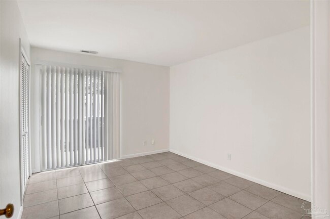 Building Photo - 4707 Huron Dr