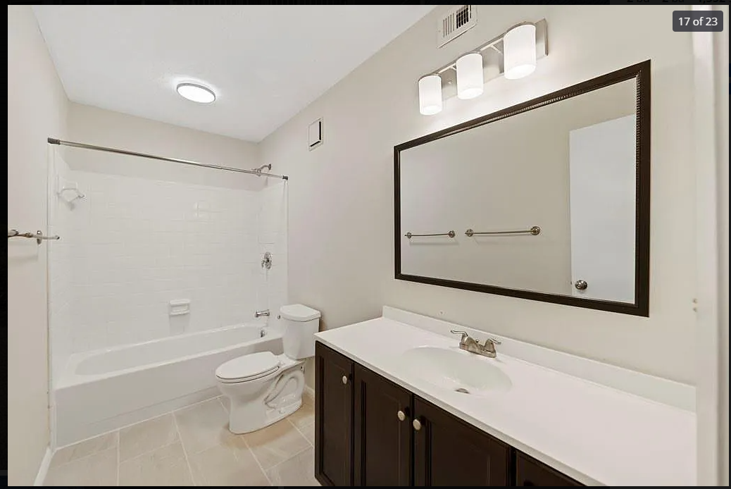 2nd Bath - 601 Park Ridge Cir