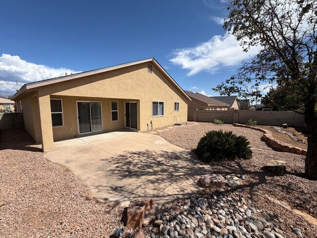 Building Photo - 10601 Rio Del Sole Ct NW